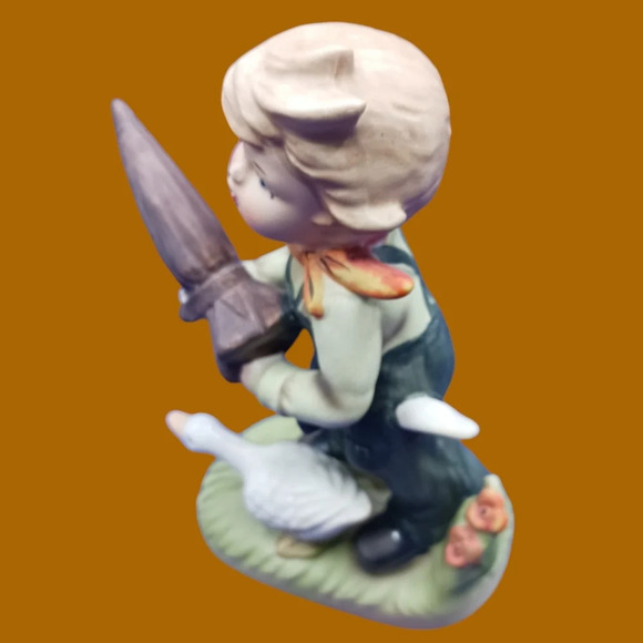 Napco boy with goose and umbrella "6"figurine - Picture 4 of 9